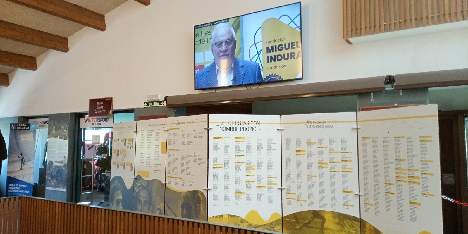 LA EXPOSICI&Oacute;N ITINERANTE DEL 25&ordm; ANIVERSARIO EST&Aacute; EXPUESTA EN LARRA BELAGUA